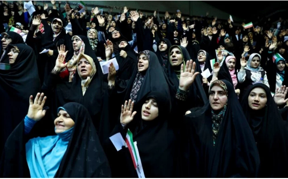 ইরানে আইন পাস: ড্রেস কোড লঙ্ঘনে নারীদের পেতে হবে কঠোর শাস্তি