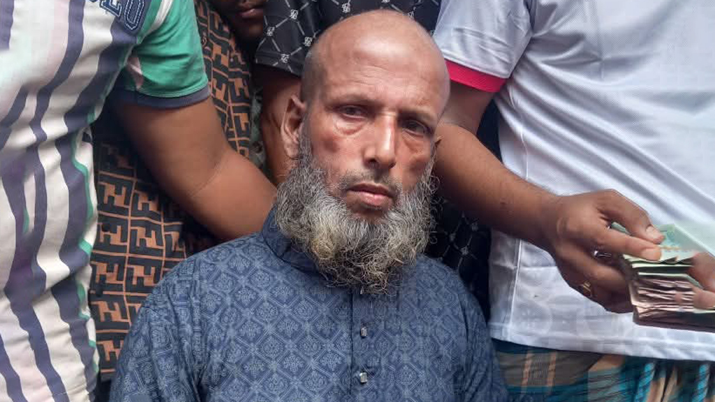 মানসিক ভারসাম্যহীন ব্যক্তির কাছে পাওয়া গেল প্রায় লাখ টাকা