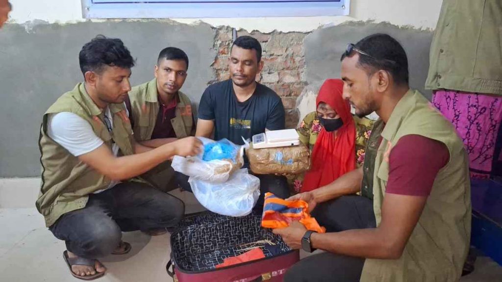 বরগুনায় ৫ কেজি গাঁজাসহ দুই মাদক কারবারি গ্রেফতার