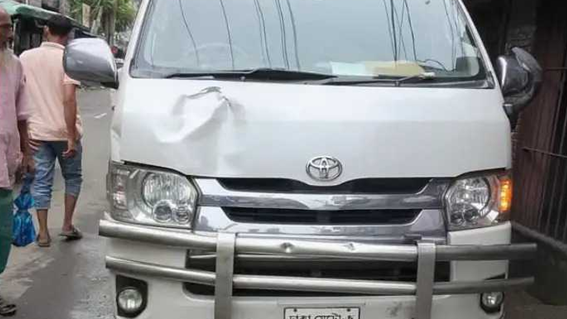 উজিরপুরে মাইক্রোবাসের ধাক্কায় জামায়াত নেতা নিহত