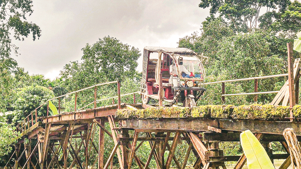 বরগুনায় ঝুঁকিপূর্ণ ৩৫৭ লোহার সেতু, এক বছরে সেতু ধসে ৯ জনের মৃত্যু
