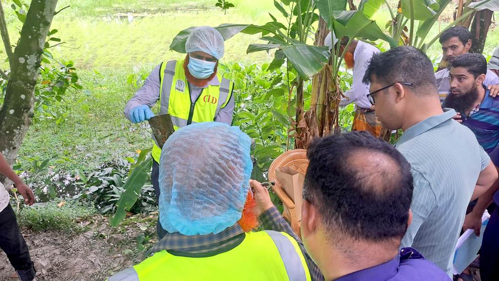 ঝালকাঠিতে পুকুরপাড়ে পড়ে ছিল যুবকের গলাকাটা লাশ