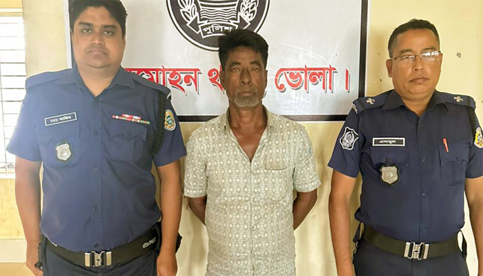 অবৈধভাবে প্রবেশের দায়ে ভোলায় ভারতীয় নাগরিক আটক