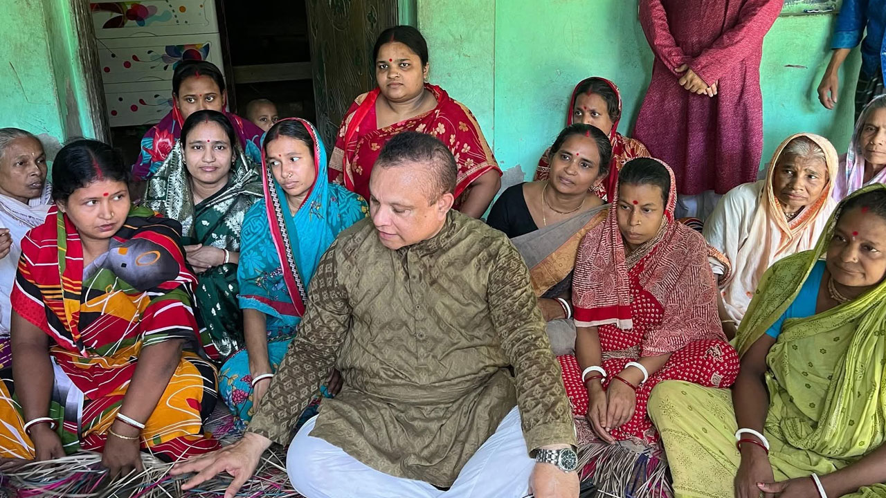 শীতল পাটির বিলুপ্তি রোধে দেশে-বিদেশে বাজার বৃদ্ধি করতে চাই : জিয়াউদ্দিন