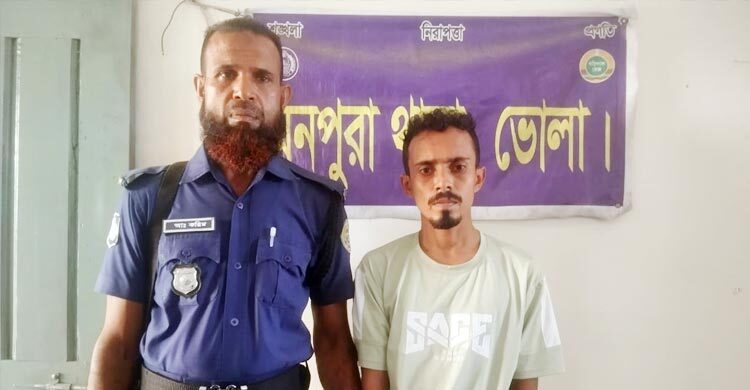 মনপুরায় যুবলীগ নেতার মাছের আড়তে চাঁদা দাবি, ছাত্রদল নেতা গ্রেফতার