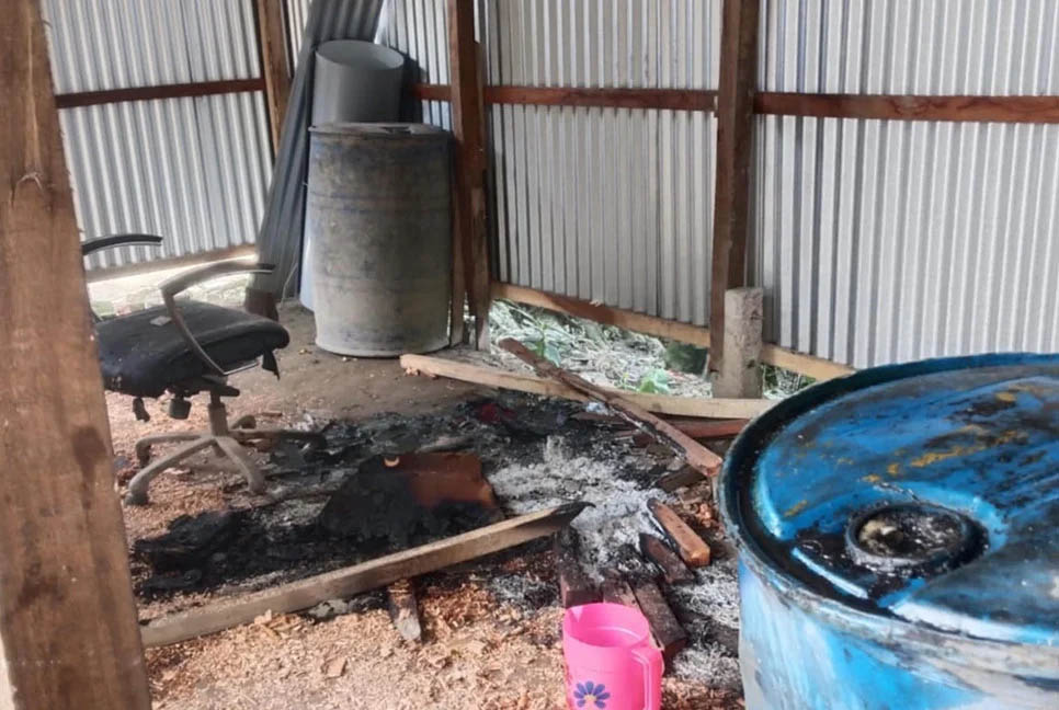 মুলাদীতে বিএনপি কার্যালয়ে অগ্নিসংযোগ