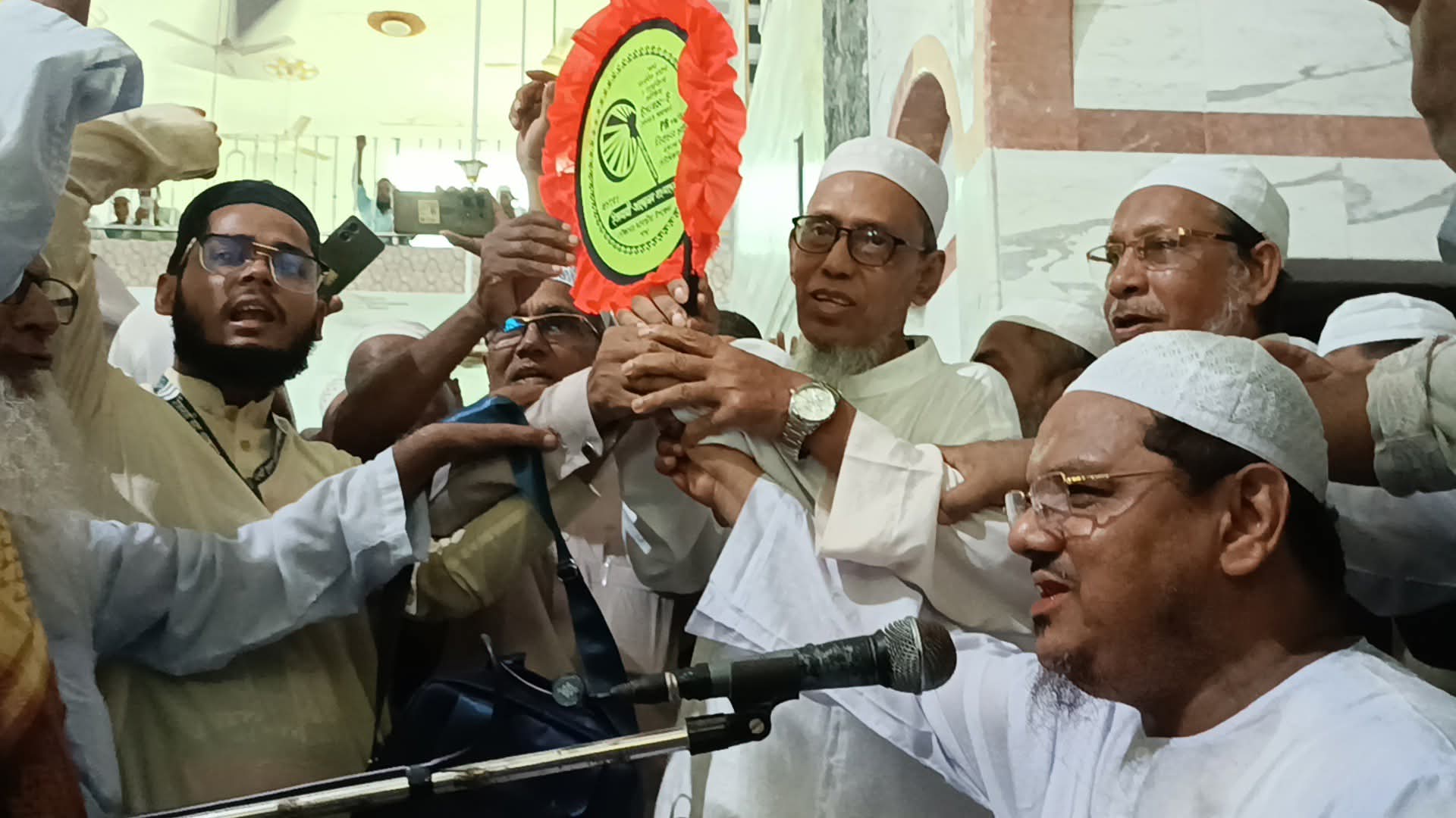 সাবেক এমপি ডাক্তার রুস্তম আলী ফরাজির বহিষ্কারাদেশ প্রত্যাহার