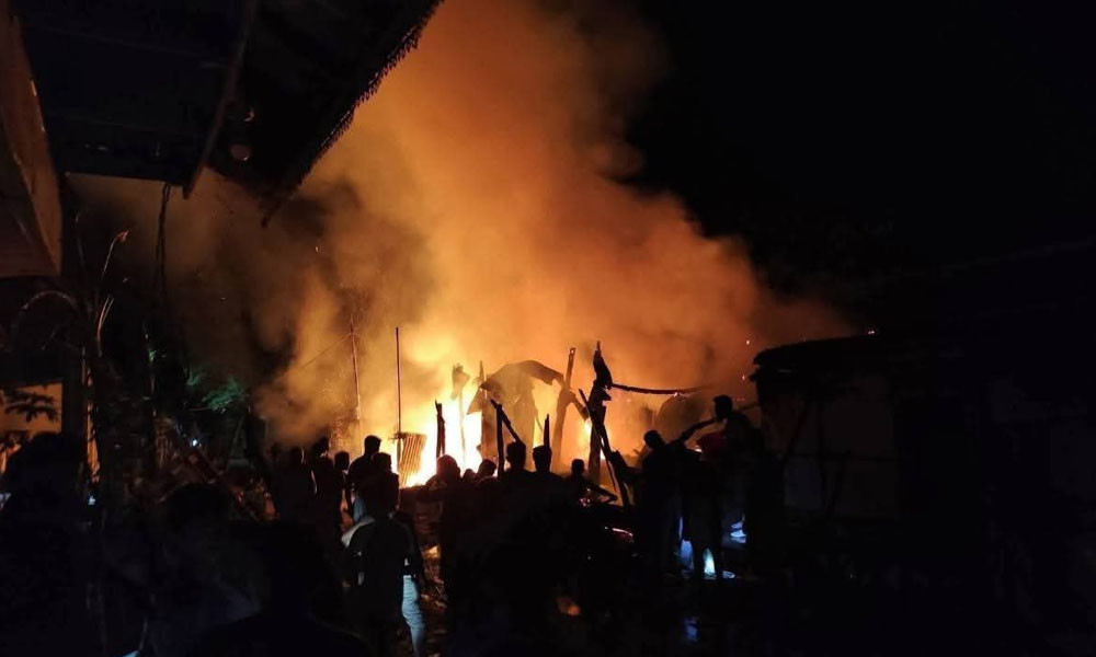 গলাচিপায় আগুনে পুড়ল ৫ দোকান