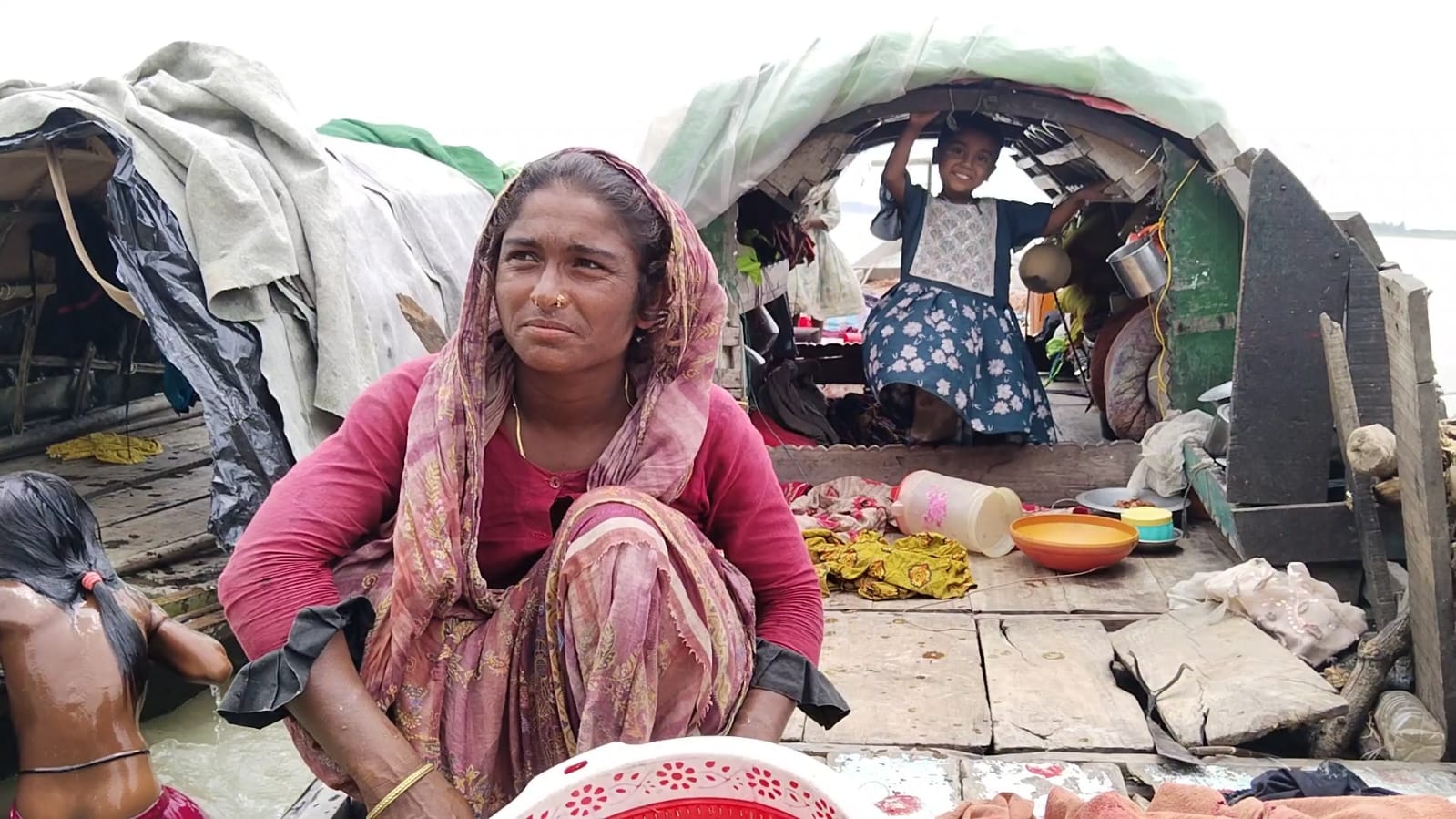 মৌলিক চাহিদার কথা জানে না রঙ্গিলারা