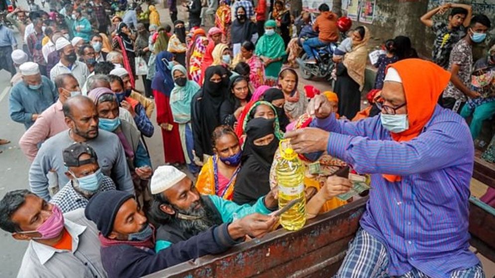 রোববার থেকে ট্রাকে তেল চিনি ডাল বিক্রি করবে টিসিবি