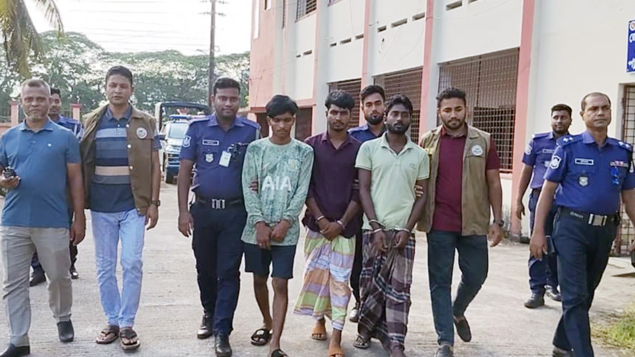 পটুয়াখালীতে ডাকাতি ও ধর্ষণের অভিযোগে গ্রেপ্তার ৩