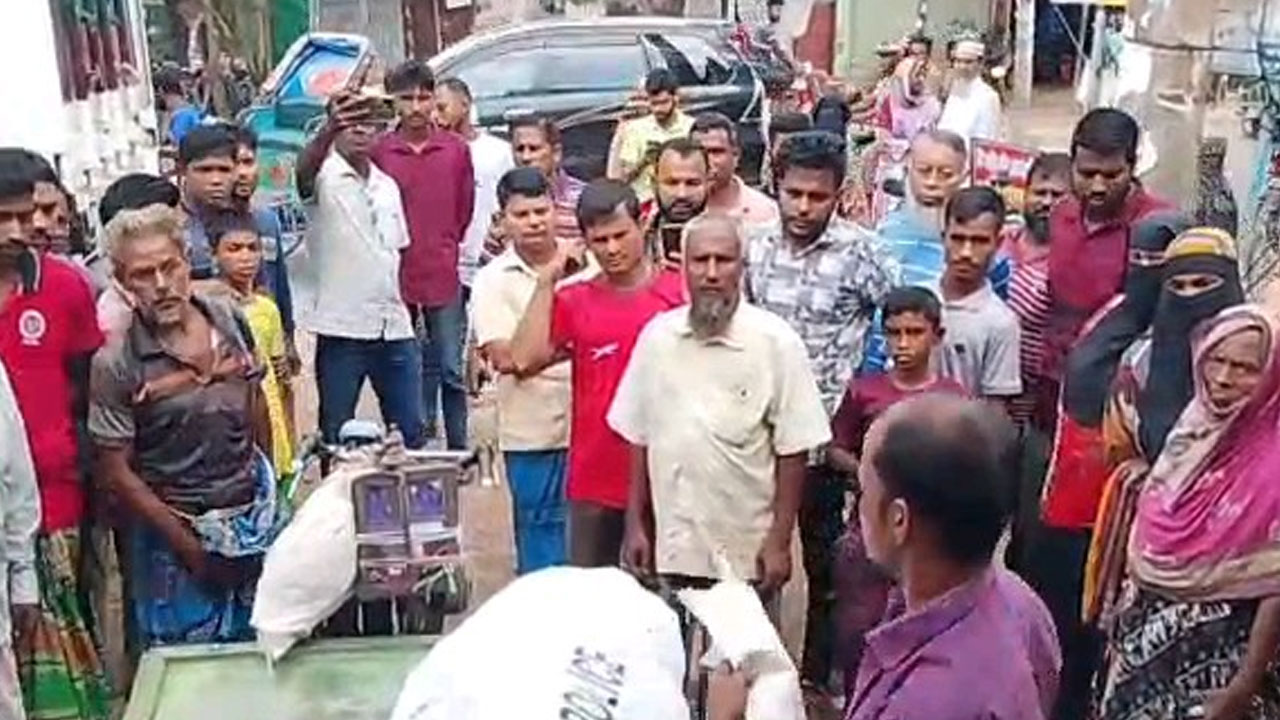 ঝালকাঠিতে এসএ পরিবহনের অফিস থেকে ম্যানেজারের ঝুলন্ত মরদেহ উদ্ধার