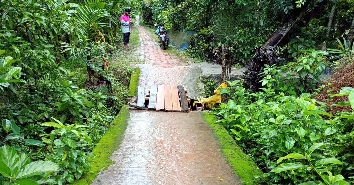 নাজিরপুরে যোগাযোগ সংকটে ২০ হাজার মানুষের দুঃসহ ভোগান্তি
