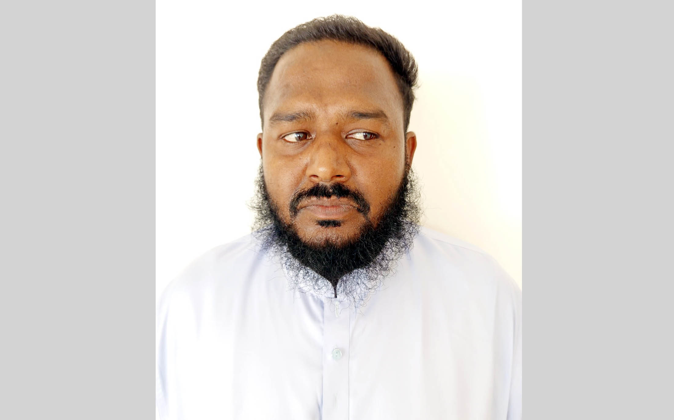 পাখির খাবার বিক্রির আড়ালে মাদক ব্যবসা, ২ কেজি গাঁজাসহ যুবক আটক