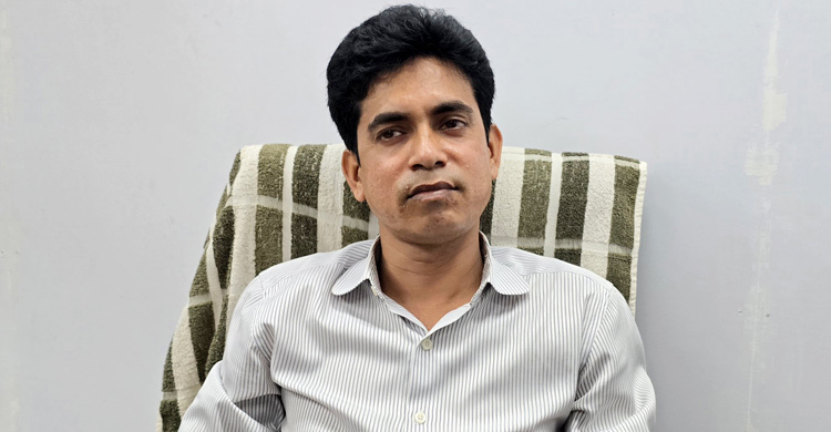 দন্তচিকিৎসায় ডিপ্লোমাধারী হারুন চিকিৎসা দেন সব রোগের