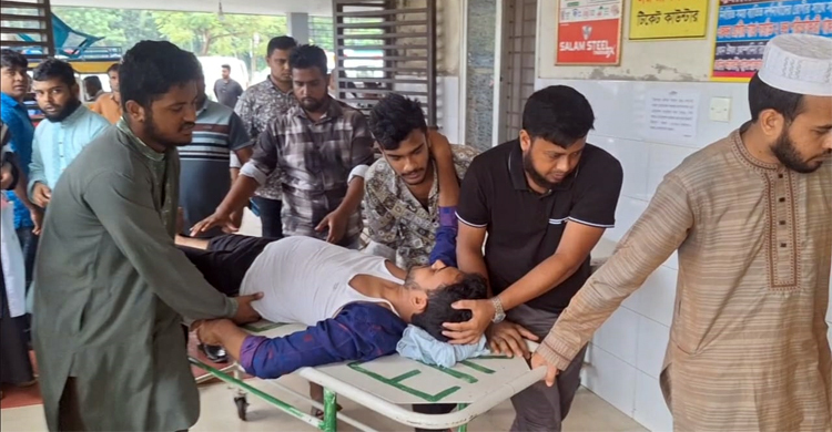 বরিশালে ছাত্রদল-শিবির সংঘর্ষে আহত ২৫
