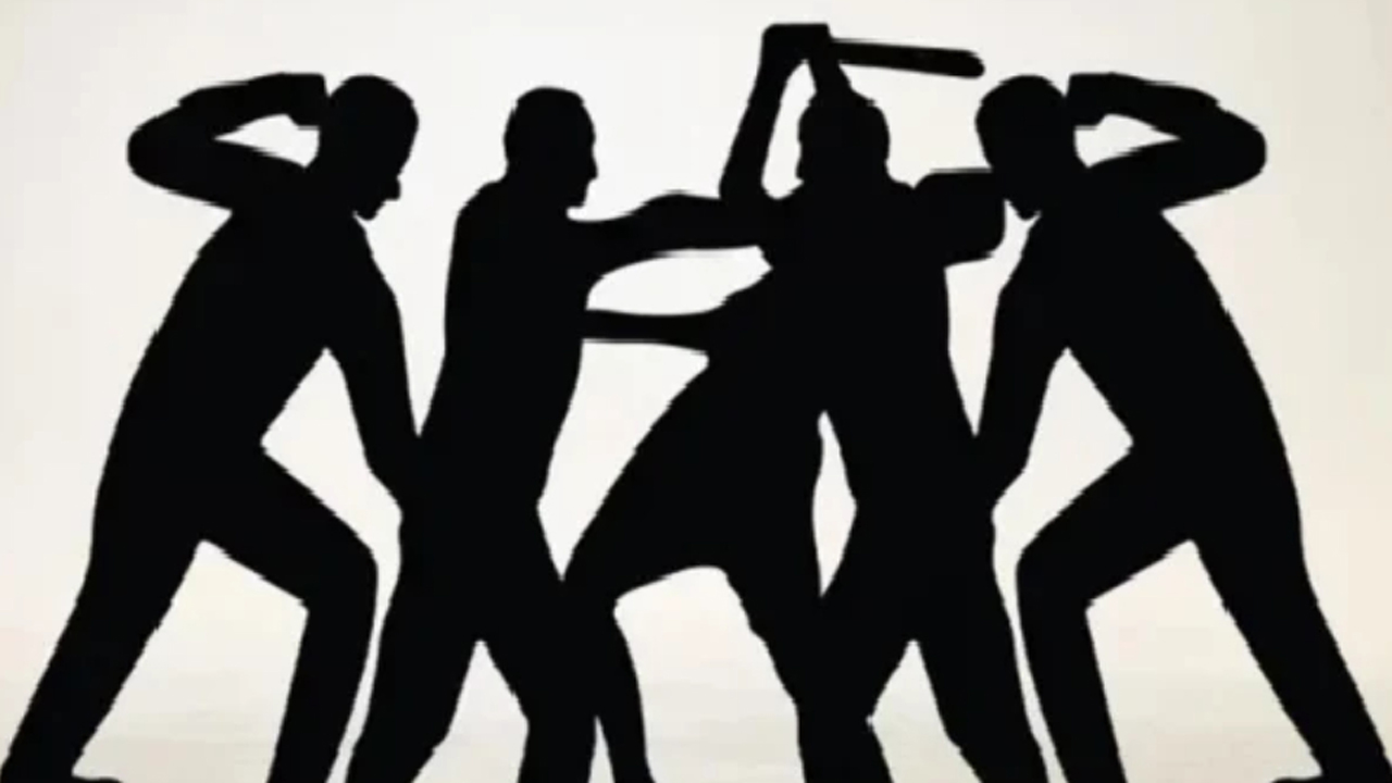 বরগুনায় মাদক সেবনে বাধা দেওয়ায় স্বামী-স্ত্রীকে পিটিয়ে জখম