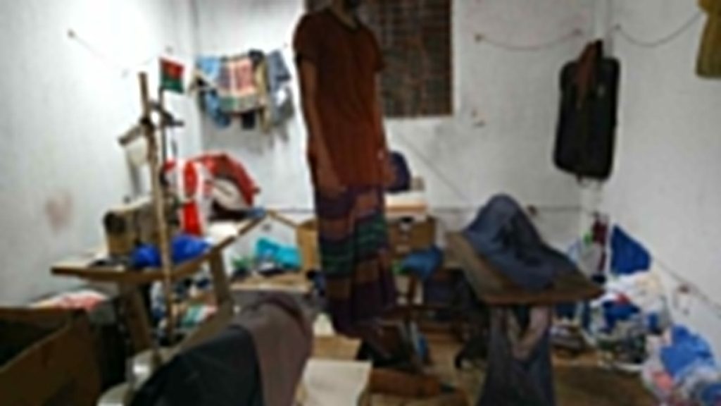 বরিশালে সিটি মার্কেটে যুবকের ঝুলন্ত মরদেহ উদ্ধার