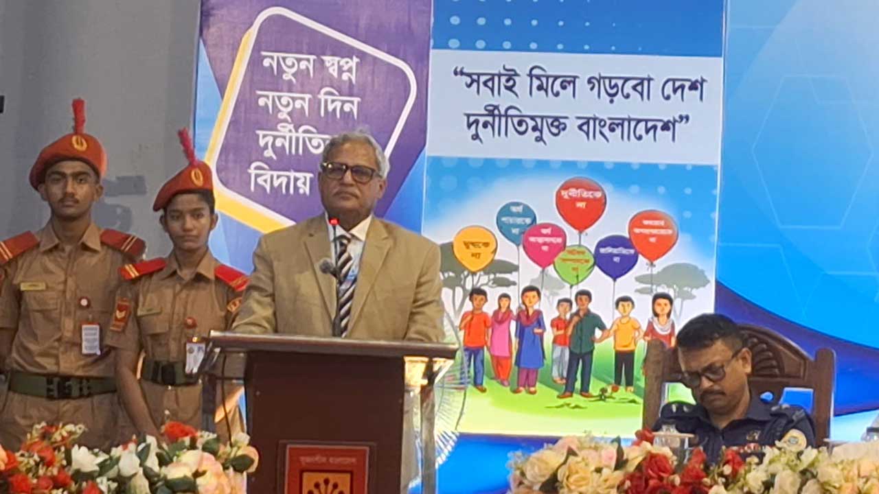 বরগুনায় দুদকের গণশুনানিতে ১৮ দপ্তরের বিরুদ্ধে শতাধিক অভিযোগ