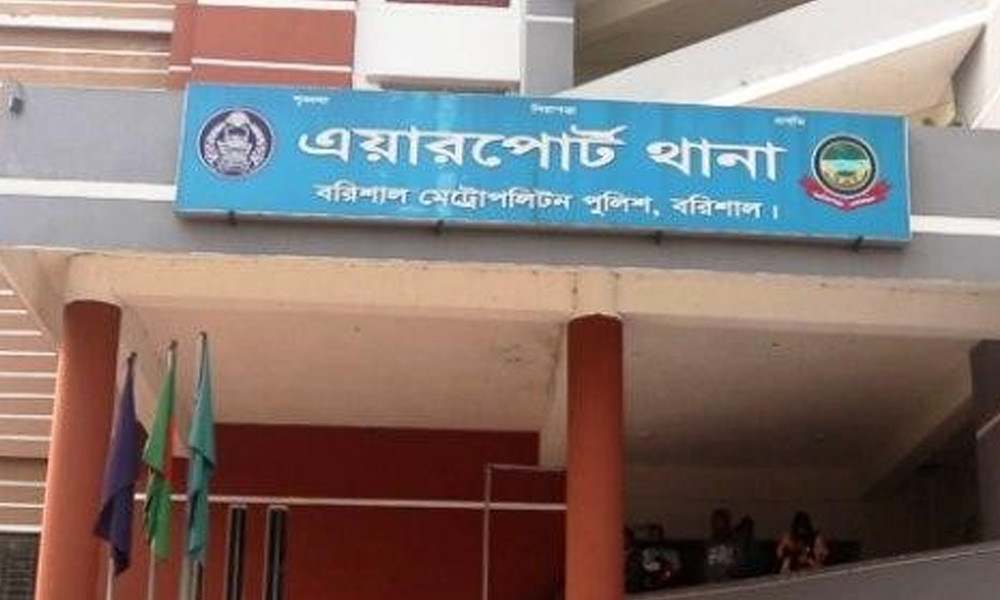 বাবুগঞ্জে গভীর রাতে ডাকাতি, সোনা-টাকা লুট