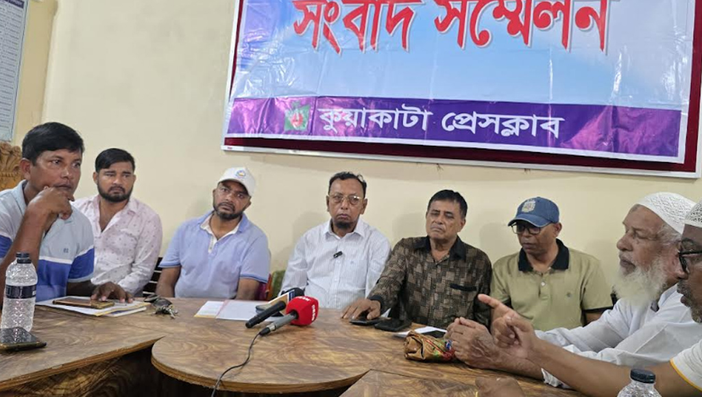 কুয়াকাটায় হোটেল মালিকদের ৭২ ঘণ্টার আল্টিমেটাম