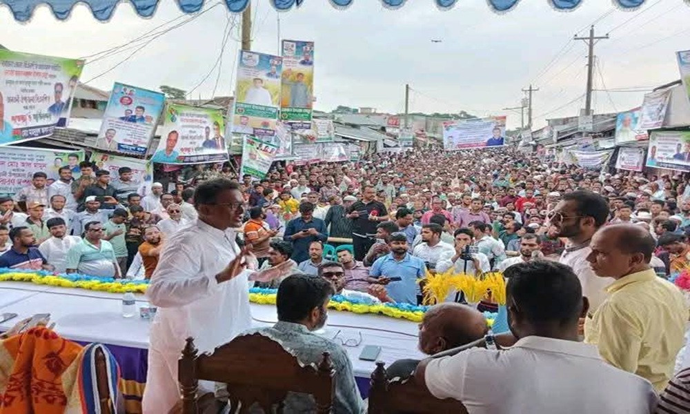 তালতলী‌তে রাস্তায় মঞ্চ, সংবর্ধনার ভোগান্তিতে সাধারণ মানুষ