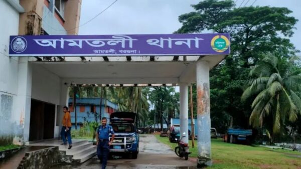 ছাত্রদলের মিছিলে হামলা, আওয়ামী লীগের তিন নেতা গ্রেফতার